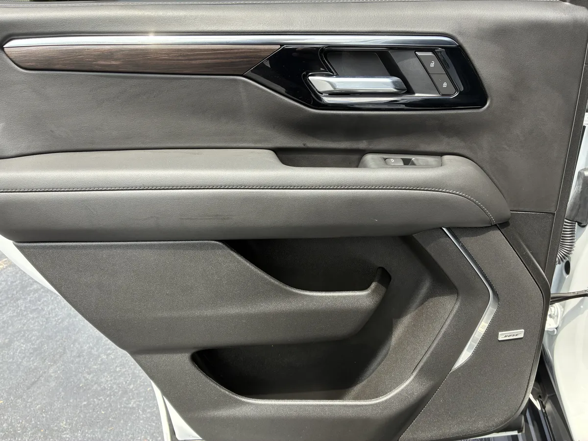 2026 Chevrolet Tahoe LT thumbnail 7