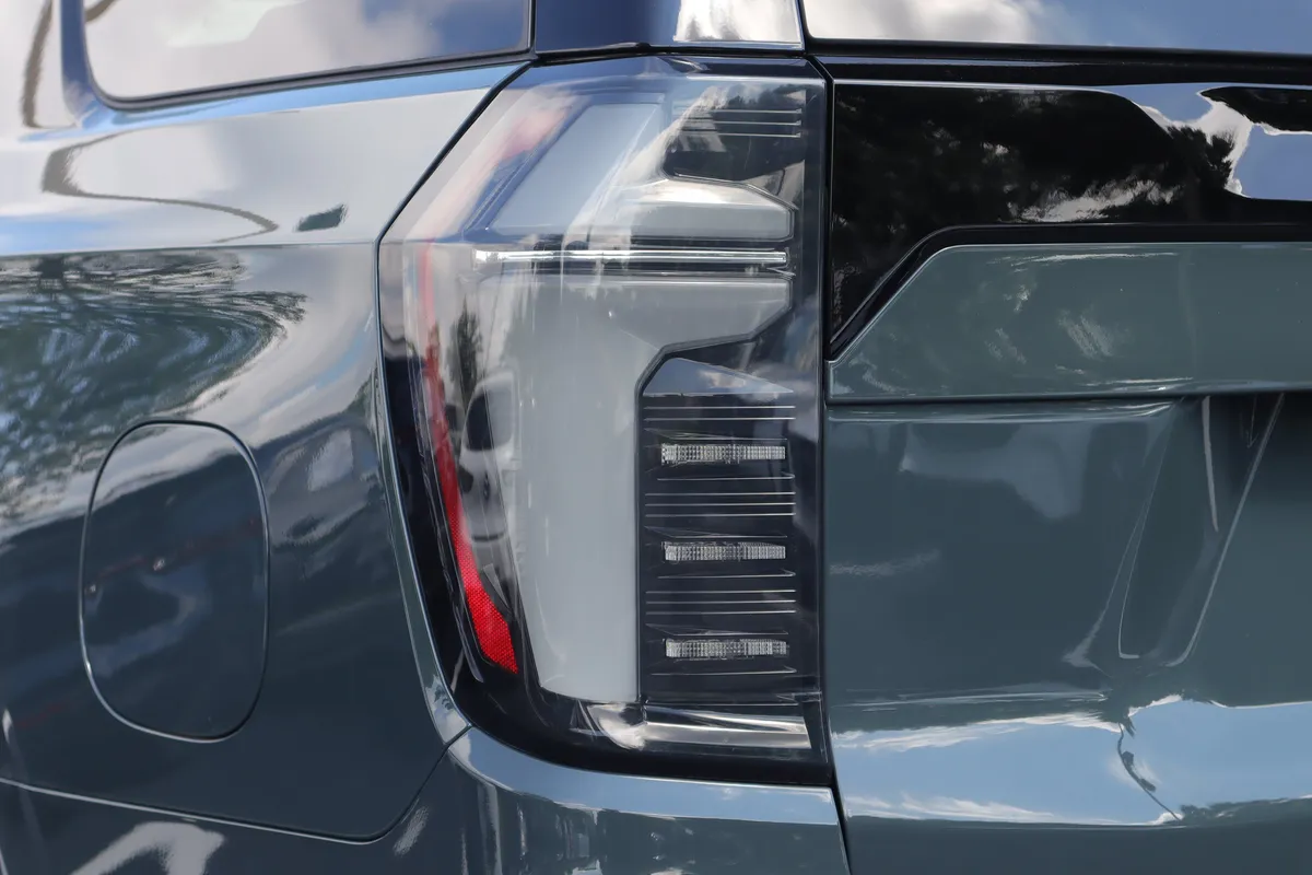 2026 Chevrolet Tahoe Z71 thumbnail 32