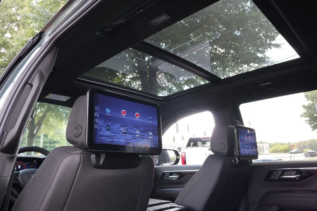 2026 Chevrolet Tahoe Z71 thumbnail 7