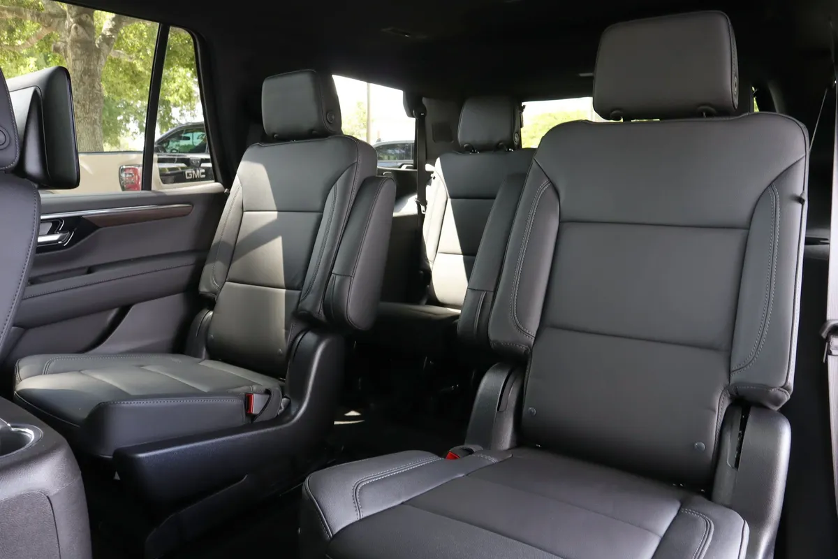 2026 Chevrolet Tahoe Z71 thumbnail 9