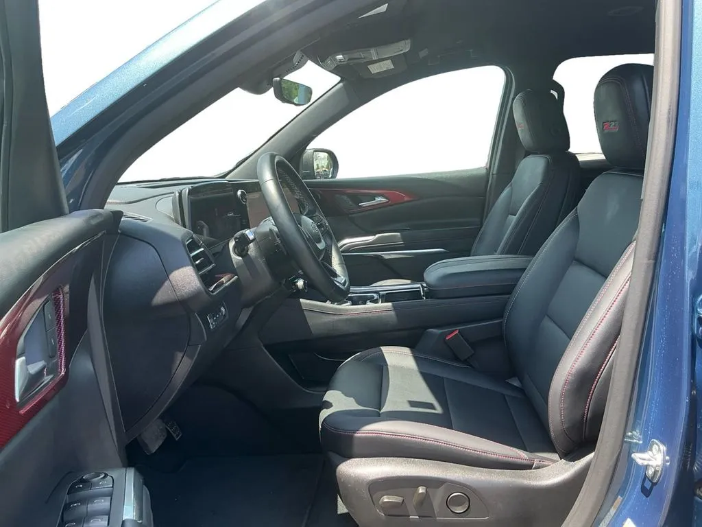 2026 Chevrolet Traverse Z71 thumbnail 14