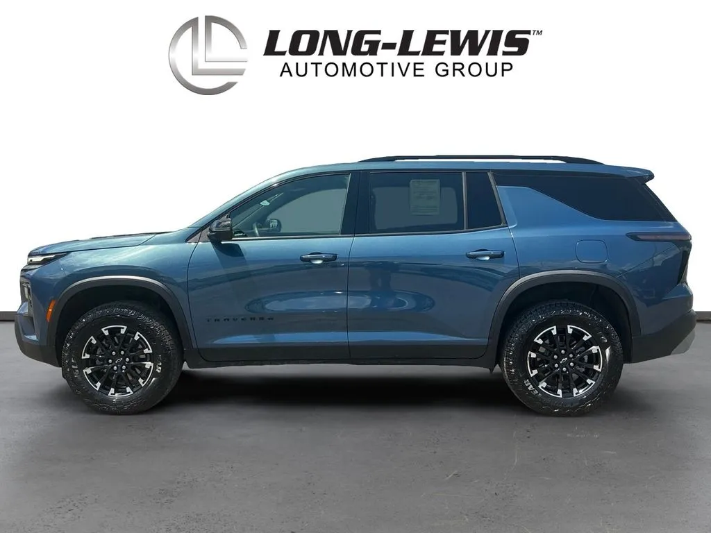 2026 Chevrolet Traverse Z71 thumbnail 2