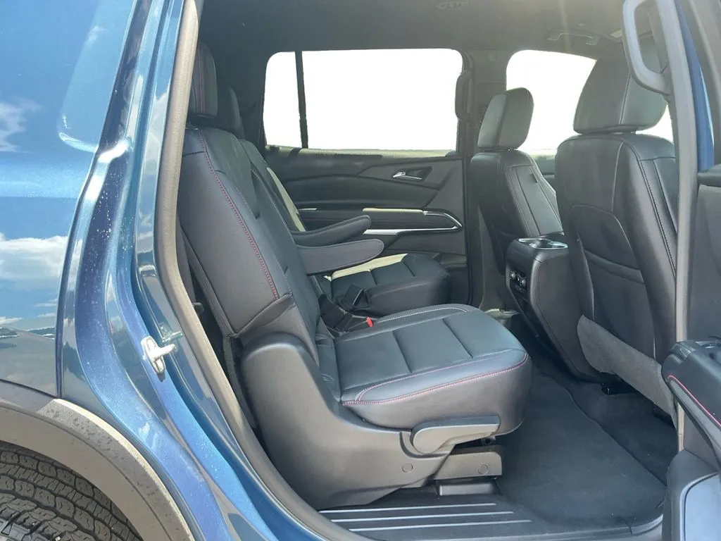2026 Chevrolet Traverse Z71 thumbnail 23