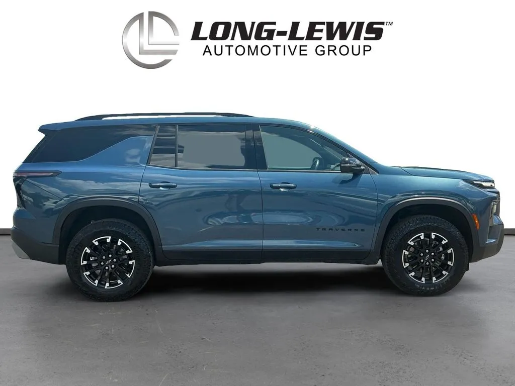 2026 Chevrolet Traverse Z71 thumbnail 8