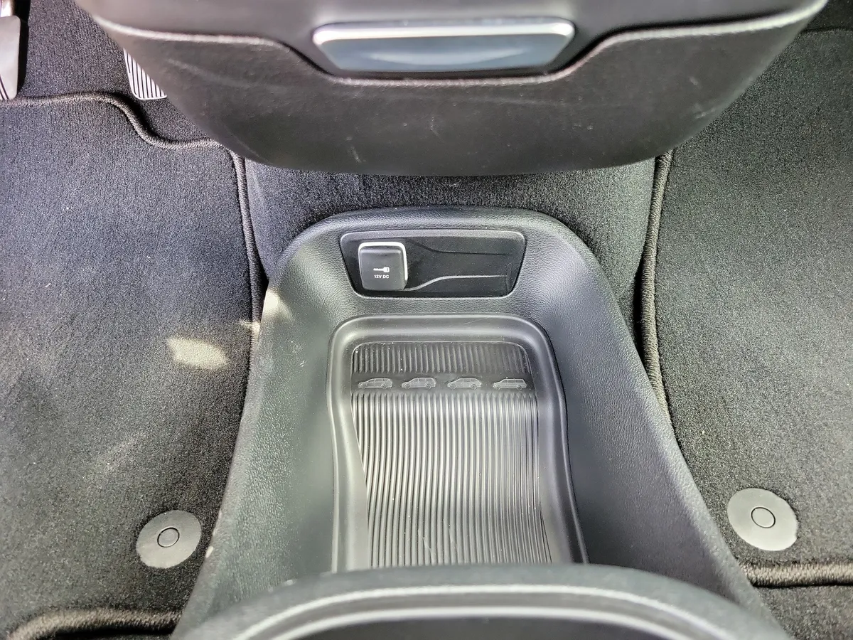 2026 Chrysler Pacifica Select thumbnail 13