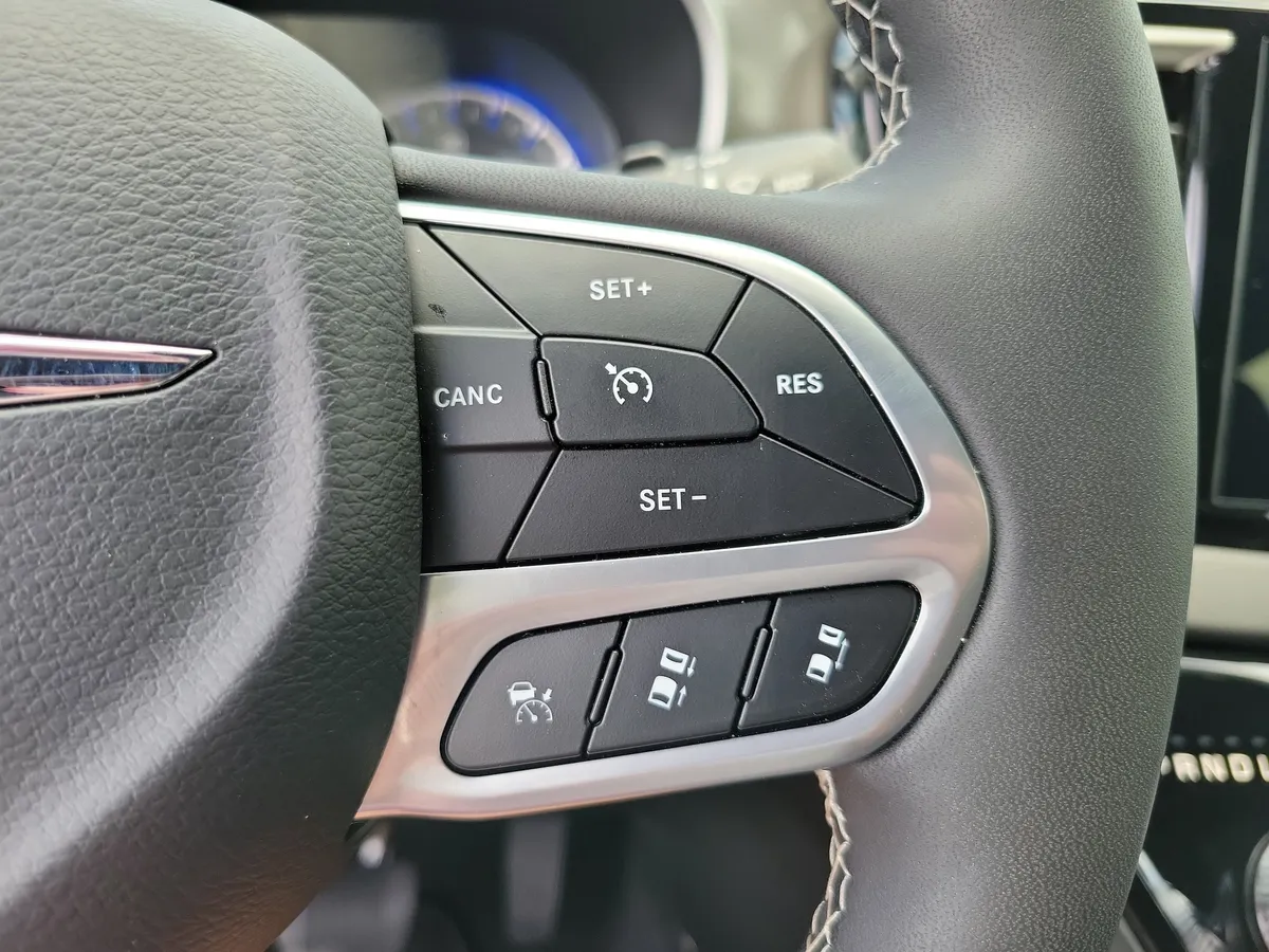 2026 Chrysler Pacifica Select thumbnail 19