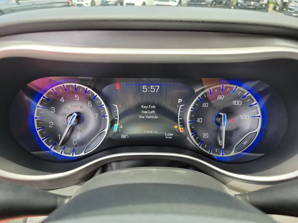 2026 Chrysler Pacifica Select thumbnail 20