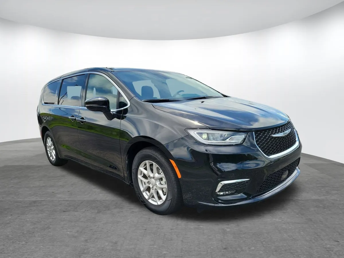 2026 Chrysler Pacifica Select thumbnail 21