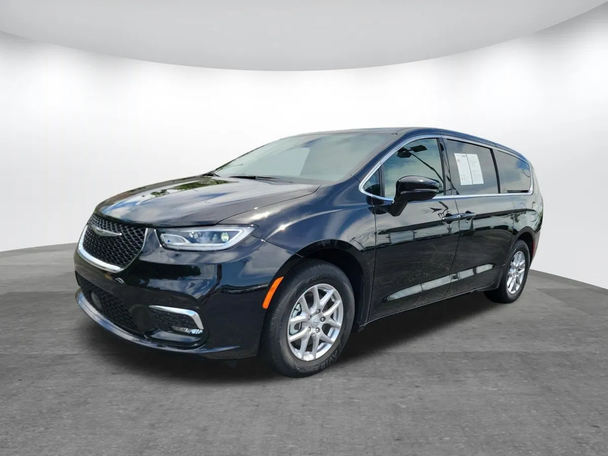 2026 Chrysler Pacifica Select thumbnail 23