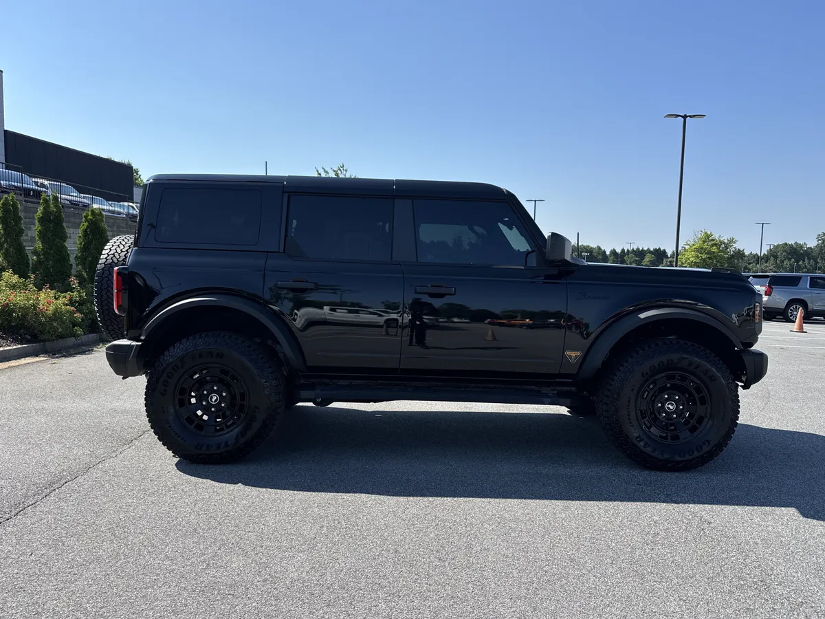 2026 Ford Bronco Badlands thumbnail 10