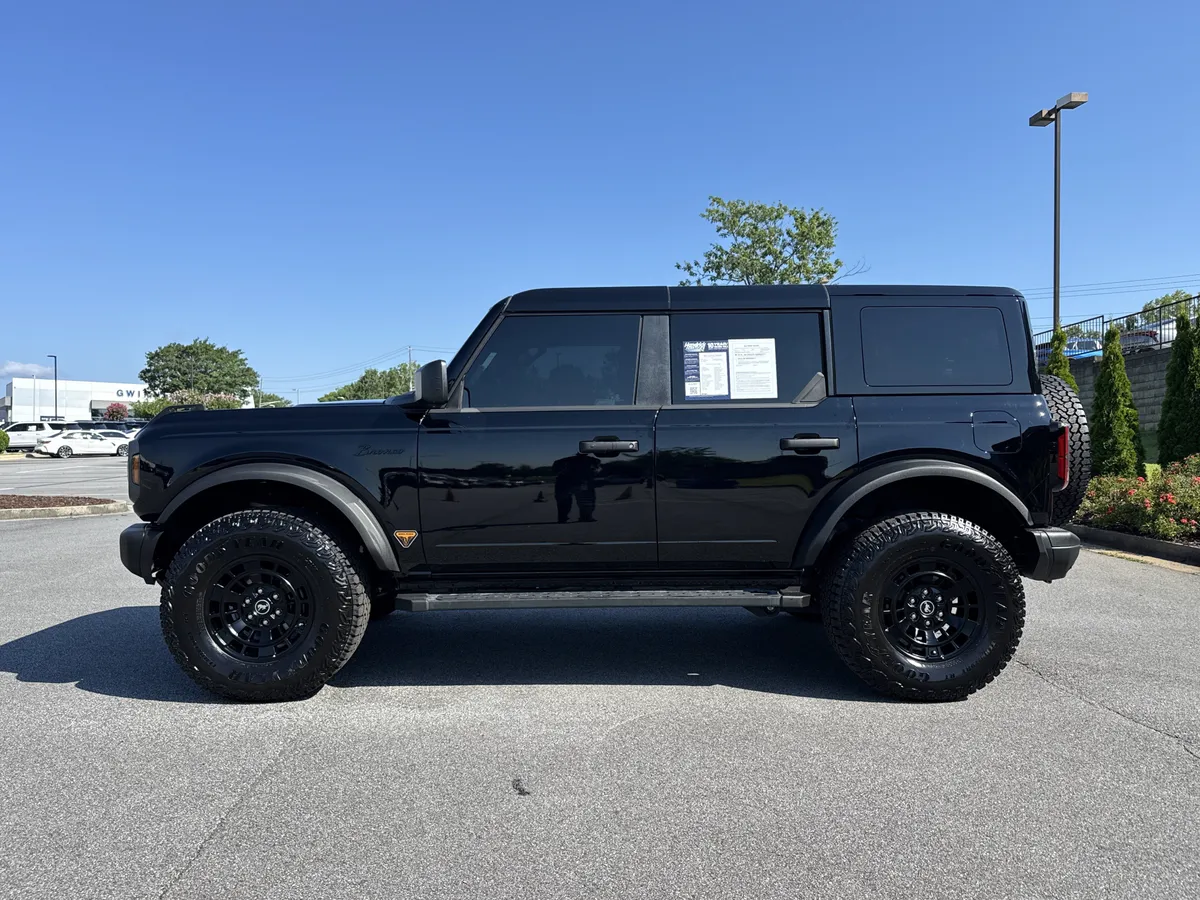 2026 Ford Bronco Badlands thumbnail 6