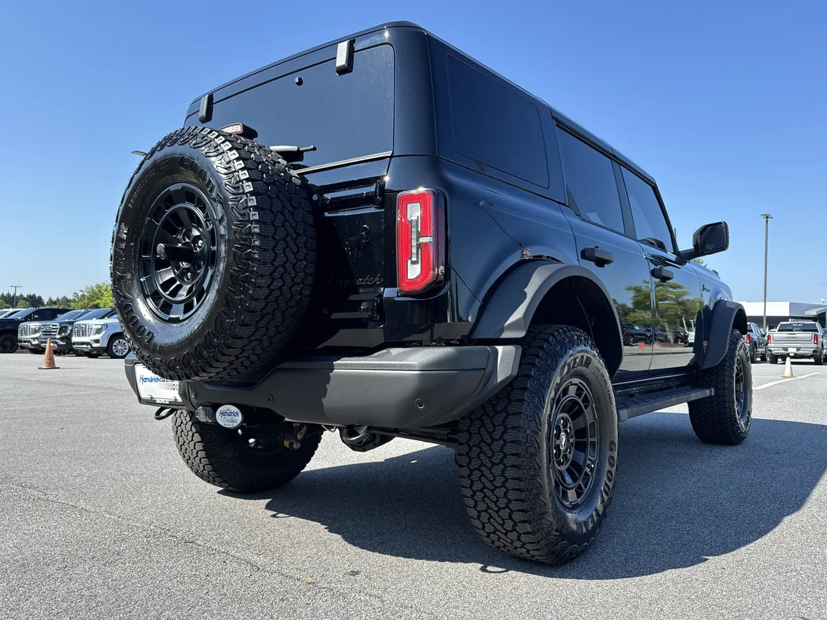 2026 Ford Bronco Badlands thumbnail 9