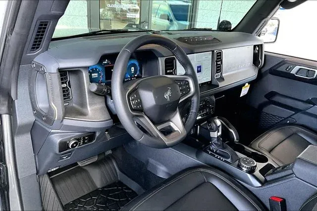 2026 Ford Bronco Badlands thumbnail 14