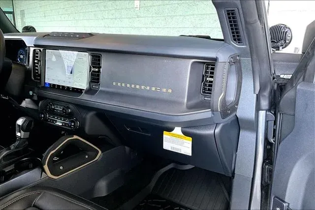 2026 Ford Bronco Badlands thumbnail 21