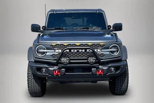 2026 Ford Bronco Badlands thumbnail 3