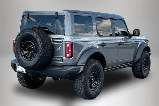2026 Ford Bronco Badlands thumbnail 5