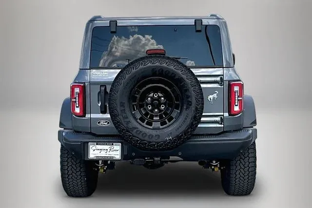 2026 Ford Bronco Badlands thumbnail 6