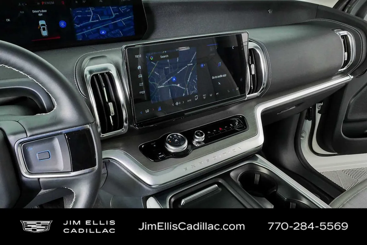 2026 Ford Expedition Max Platinum thumbnail 14