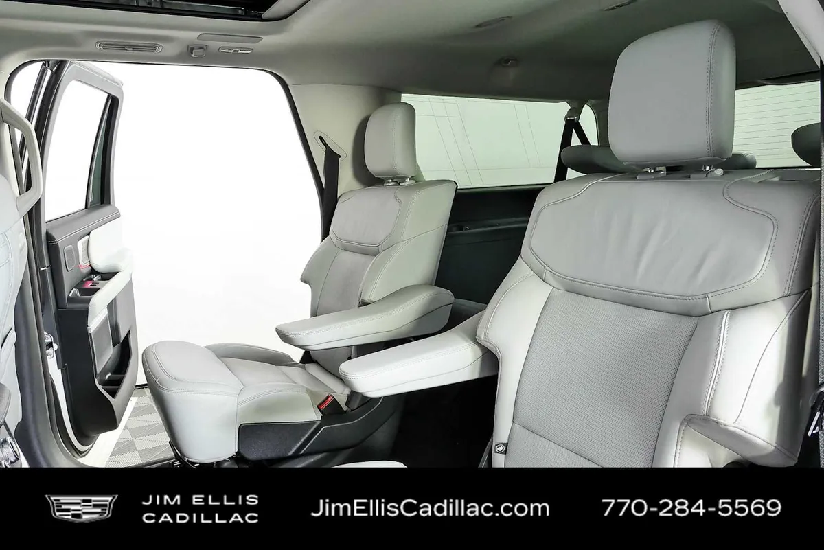 2026 Ford Expedition Max Platinum thumbnail 23