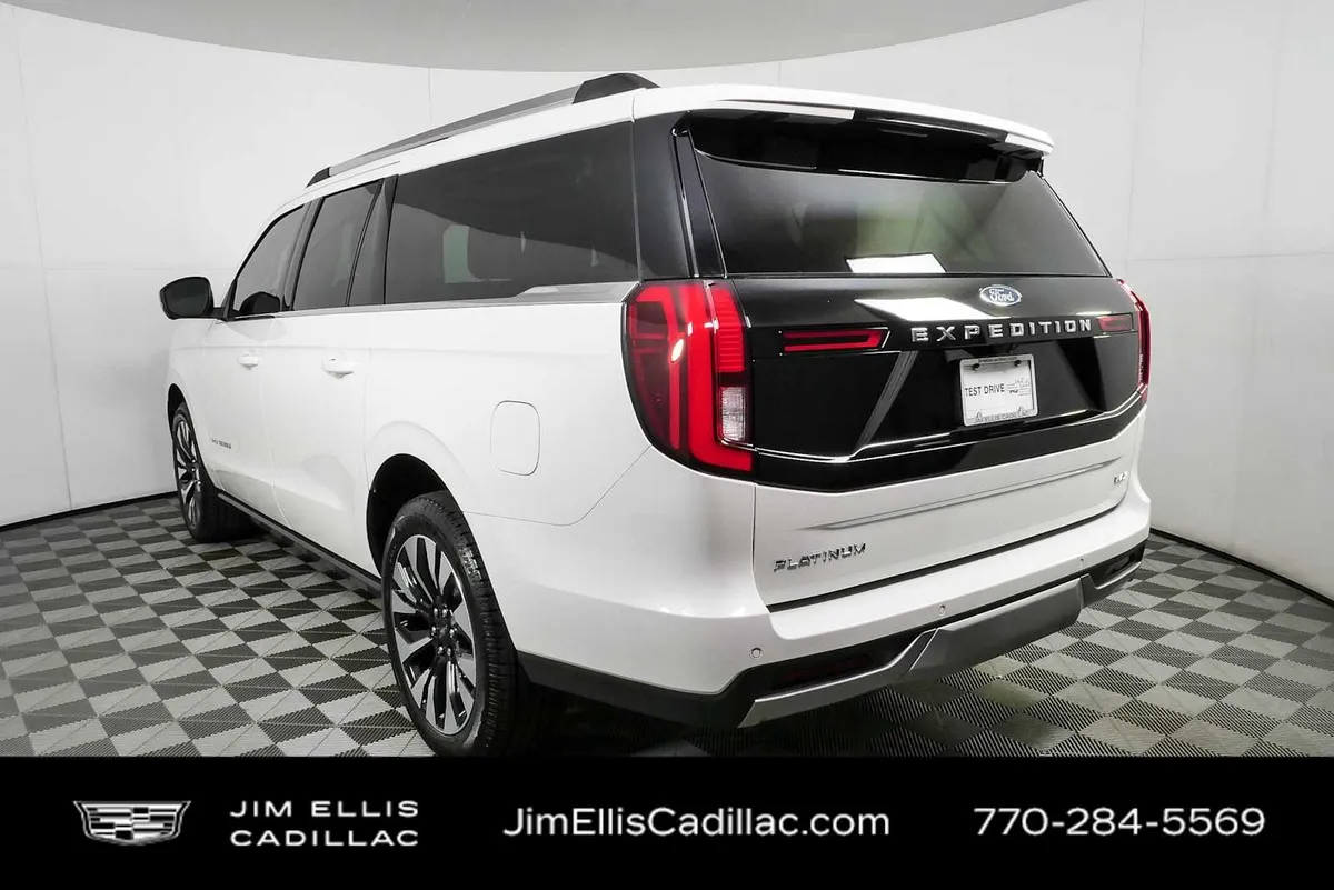 2026 Ford Expedition Max Platinum thumbnail 31