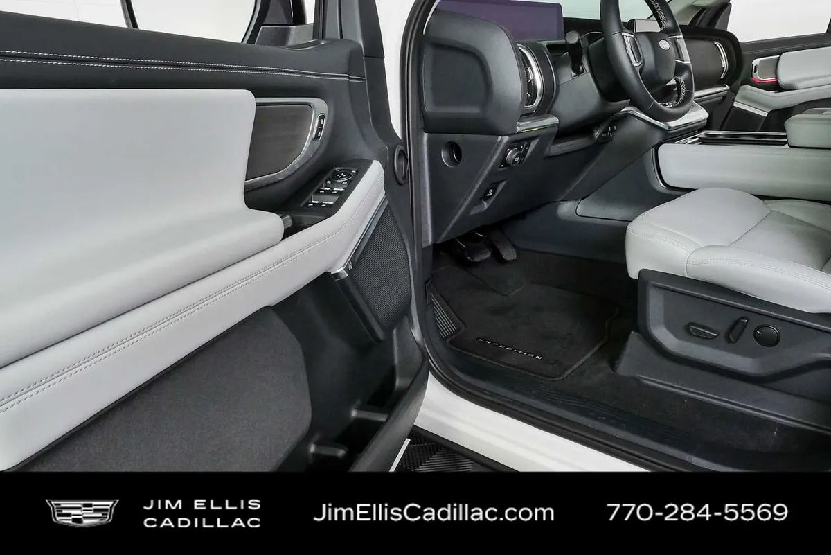 2026 Ford Expedition Max Platinum thumbnail 8