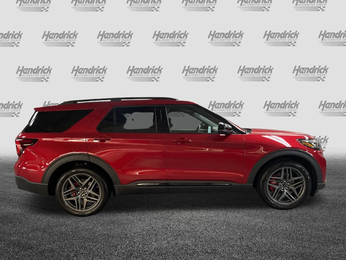 2026 Ford Explorer ST thumbnail 11