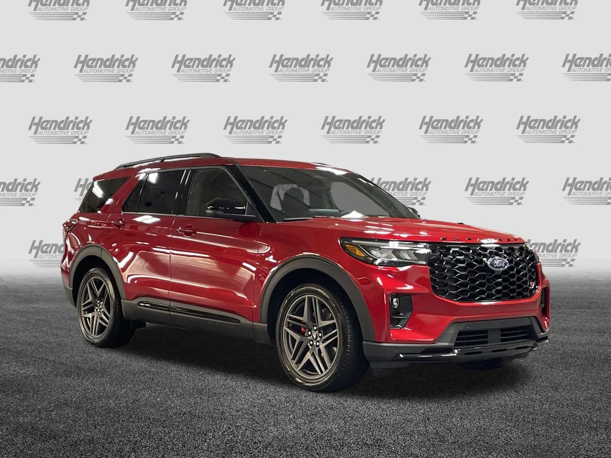 2026 Ford Explorer ST thumbnail 2