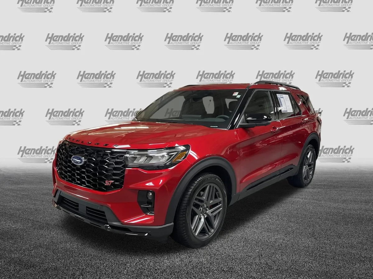 2026 Ford Explorer ST thumbnail 5
