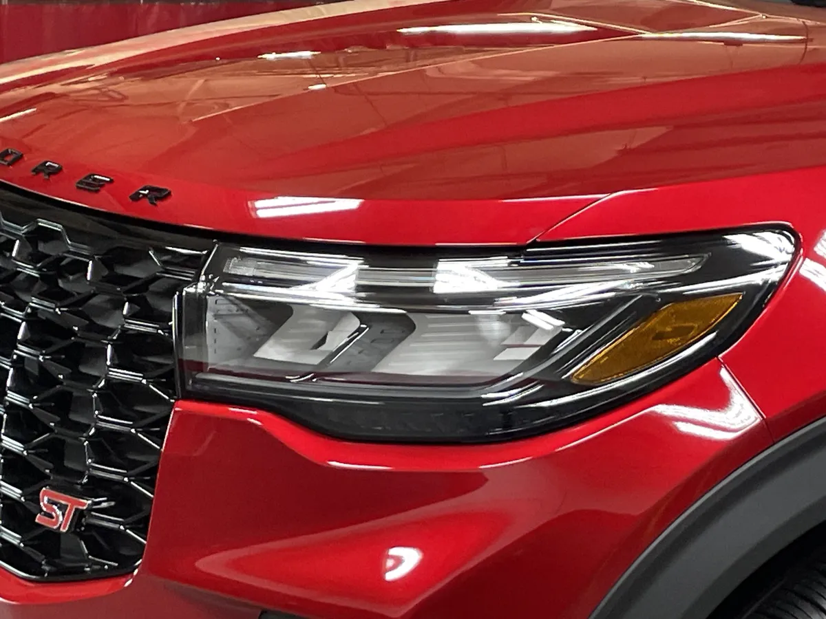 2026 Ford Explorer ST thumbnail 6