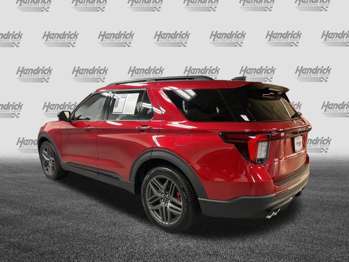 2026 Ford Explorer ST thumbnail 8