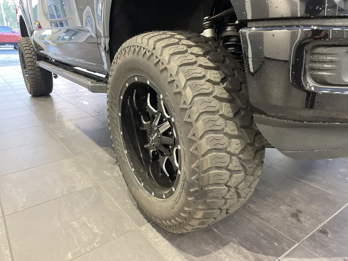2026 Ford F-150 LARIAT thumbnail 12