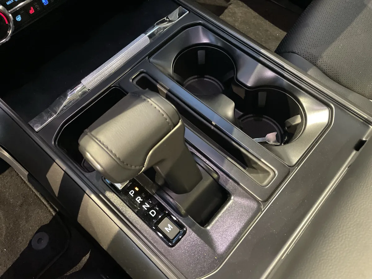 2026 Ford F-150 LARIAT thumbnail 34