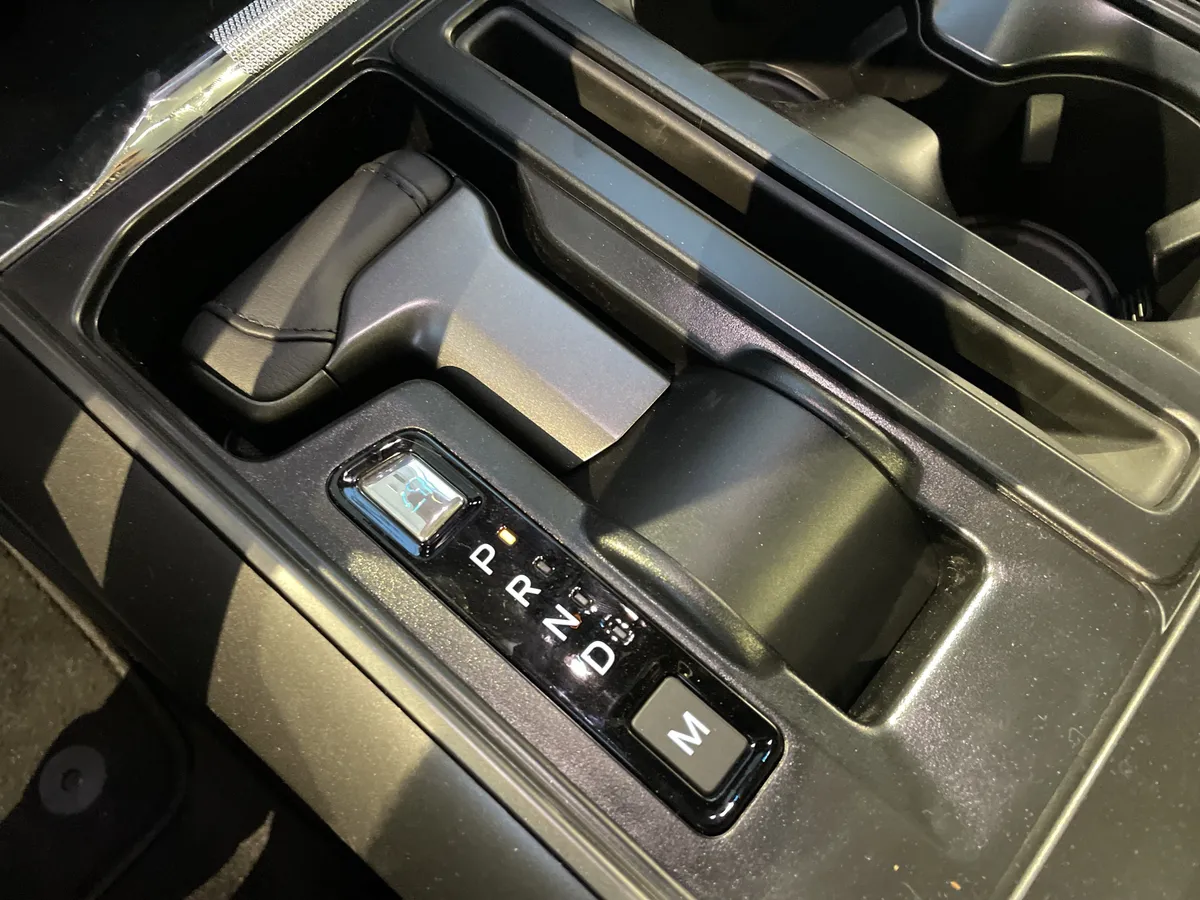2026 Ford F-150 LARIAT thumbnail 35