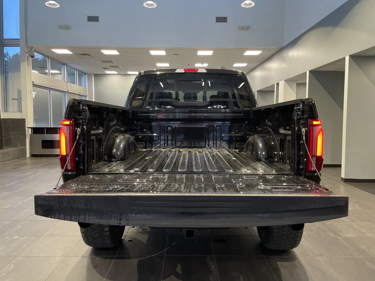 2026 Ford F-150 LARIAT thumbnail 41