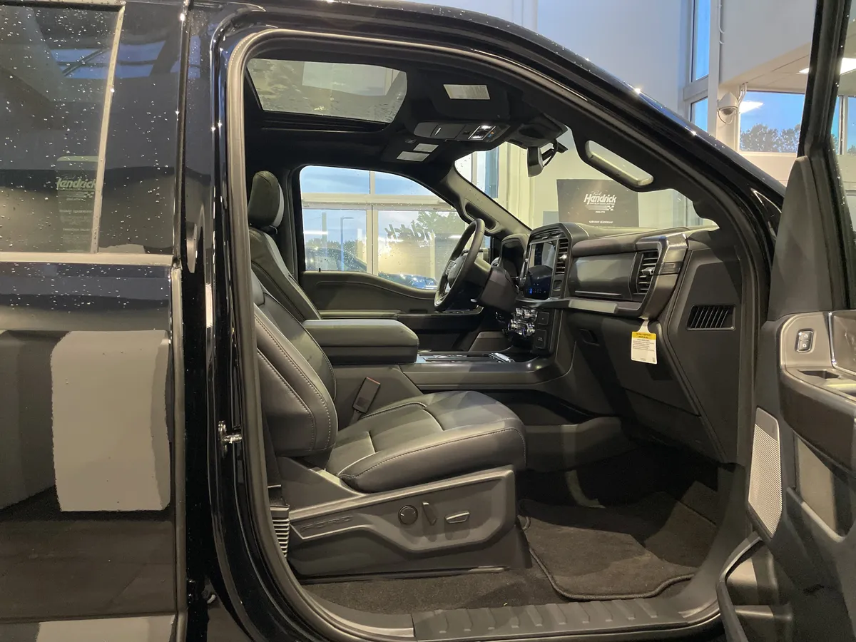 2026 Ford F-150 LARIAT thumbnail 42