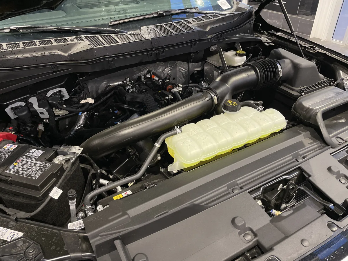 2026 Ford F-150 LARIAT thumbnail 44