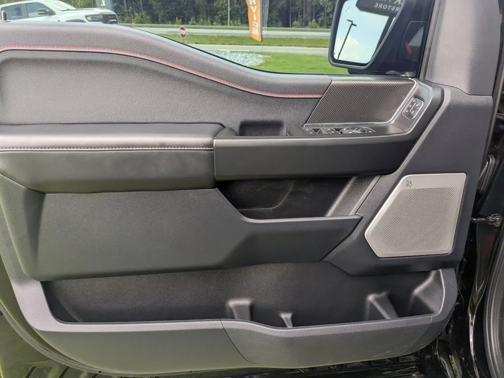 2026 Ford F-150 Raptor thumbnail 11
