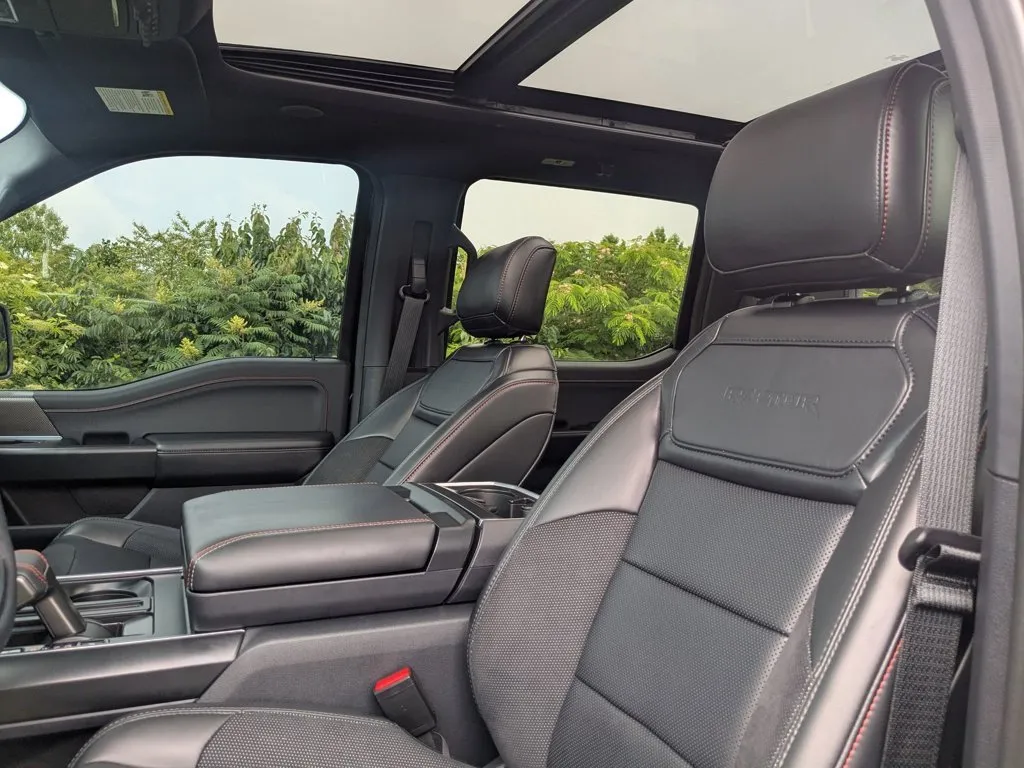 2026 Ford F-150 Raptor thumbnail 15
