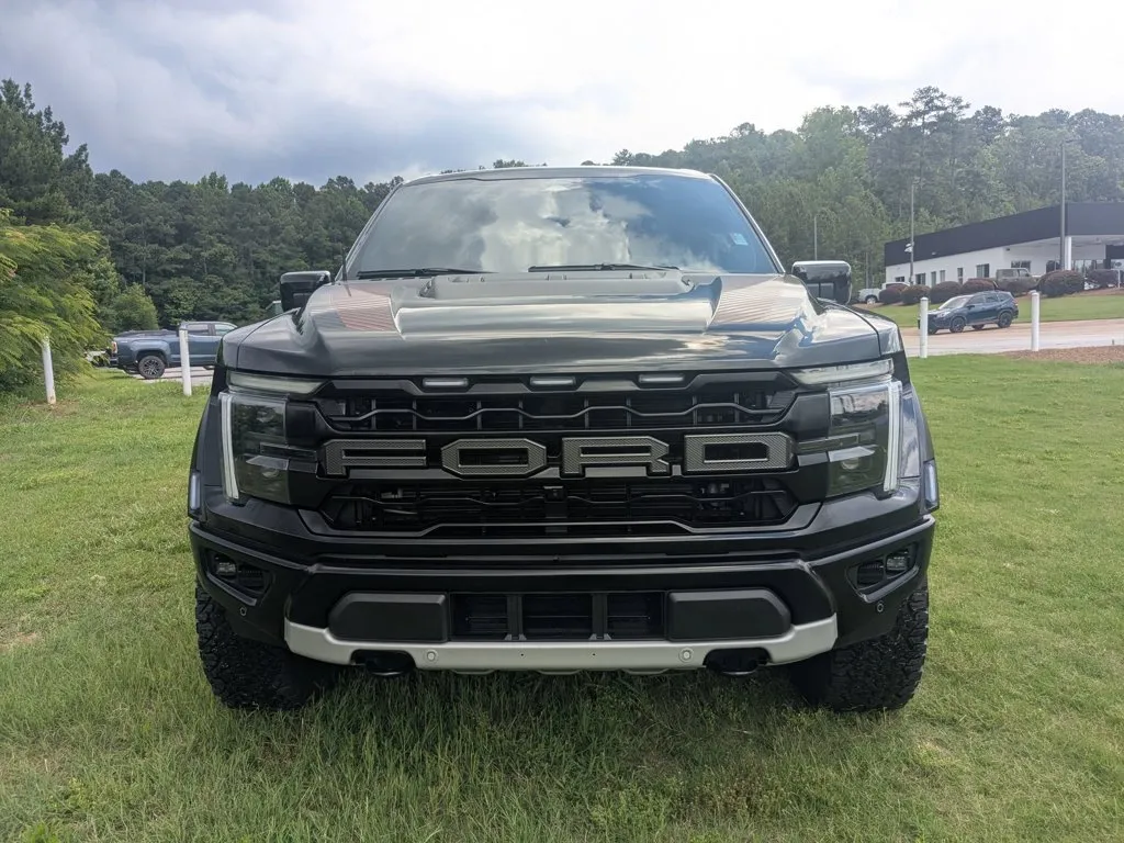 2026 Ford F-150 Raptor thumbnail 2