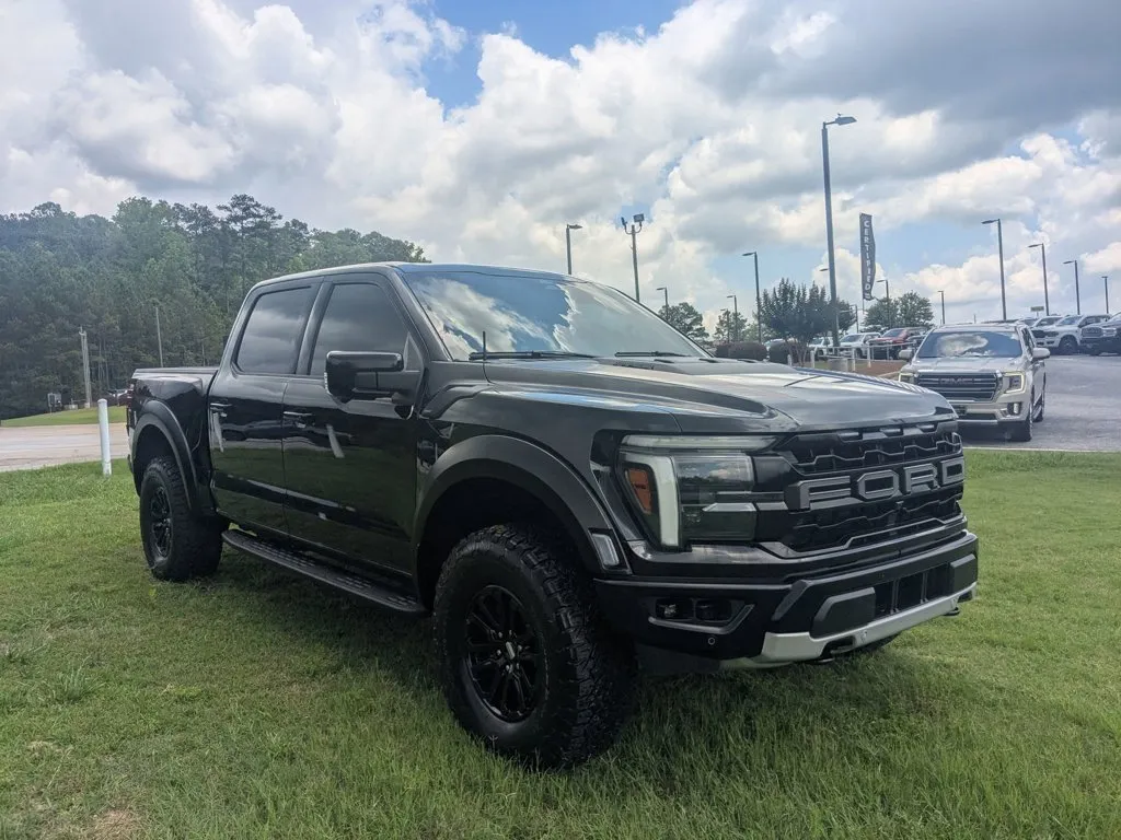 2026 Ford F-150 Raptor thumbnail 3