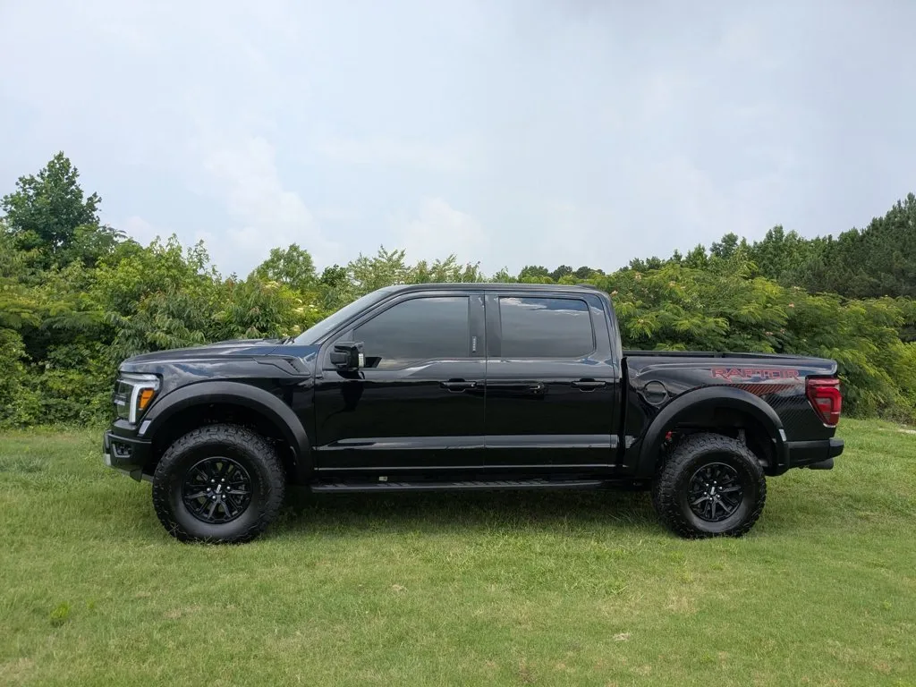 2026 Ford F-150 Raptor thumbnail 8