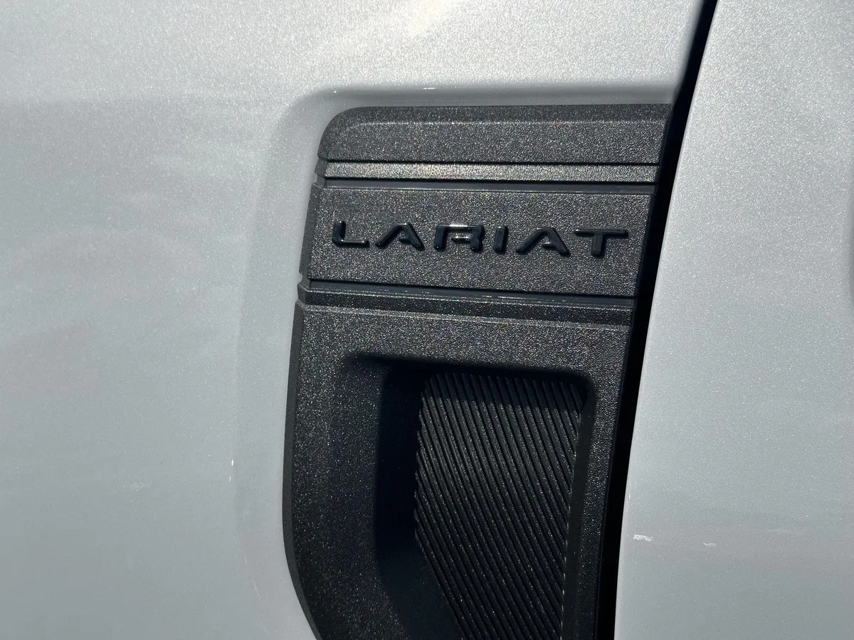 2026 Ford Maverick Lariat thumbnail 10