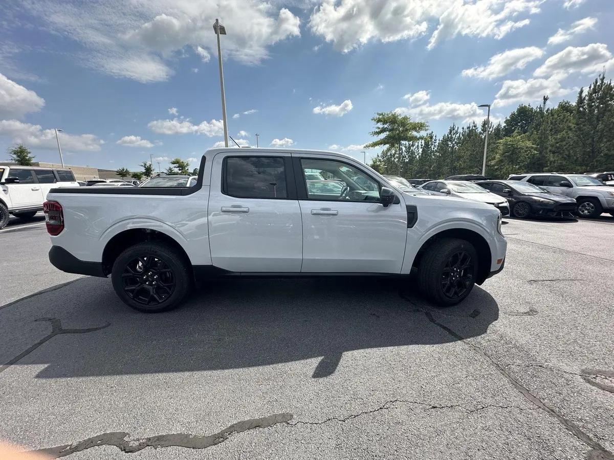 2026 Ford Maverick Lariat thumbnail 5