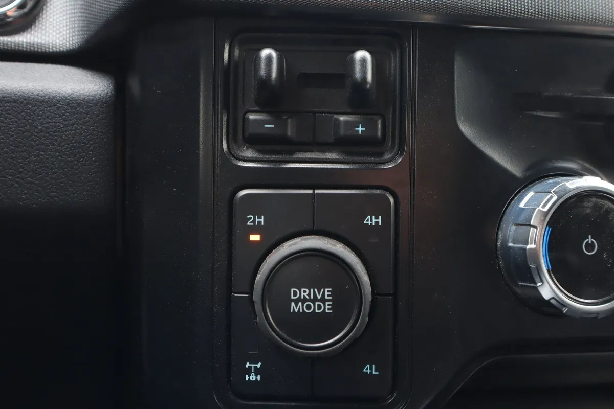 2026 Ford Super Duty F-250 SRW Platinum thumbnail 24