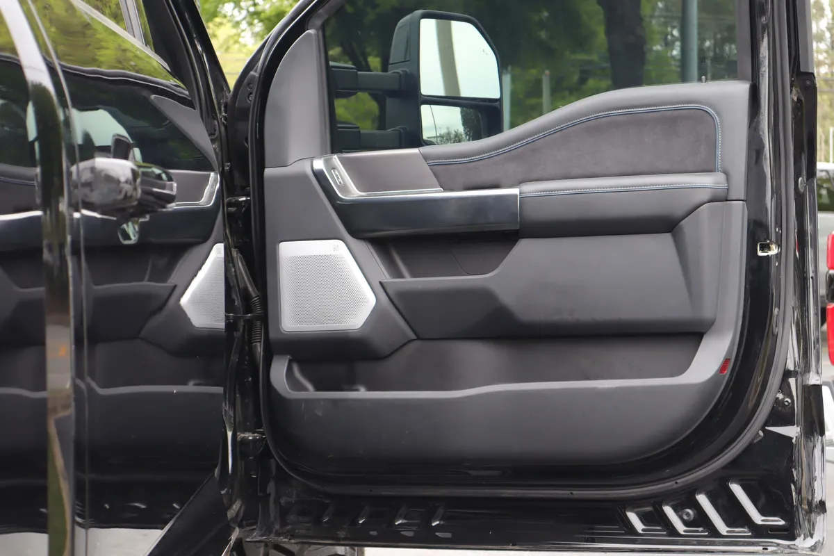 2026 Ford Super Duty F-250 SRW Platinum thumbnail 28