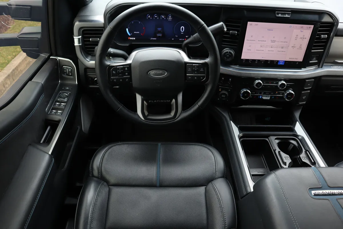 2026 Ford Super Duty F-250 SRW Platinum thumbnail 30