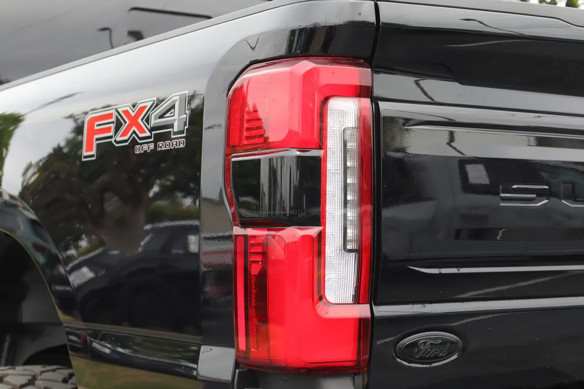 2026 Ford Super Duty F-250 SRW Platinum thumbnail 32
