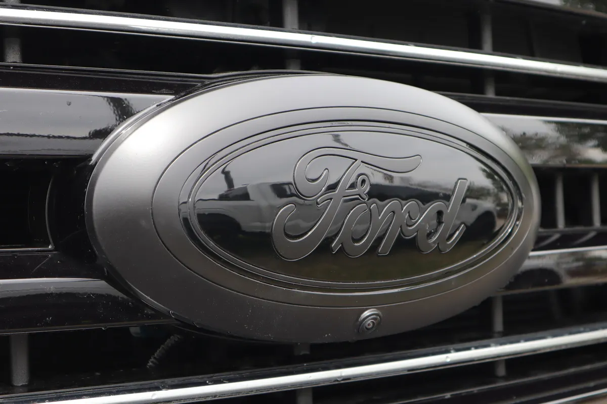 2026 Ford Super Duty F-250 SRW Platinum thumbnail 37