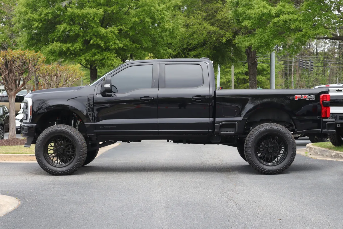 2026 Ford Super Duty F-250 SRW Platinum thumbnail 5