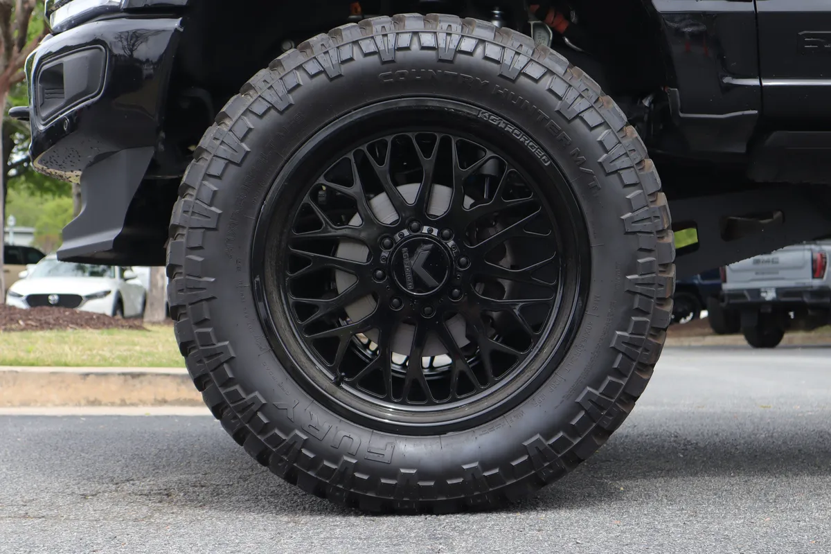 2026 Ford Super Duty F-250 SRW Platinum thumbnail 6